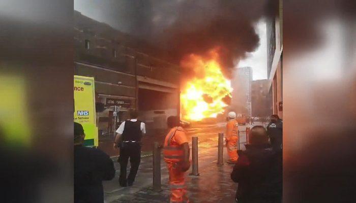 Londra’da metro istasyonu yakınında patlama ve yangın