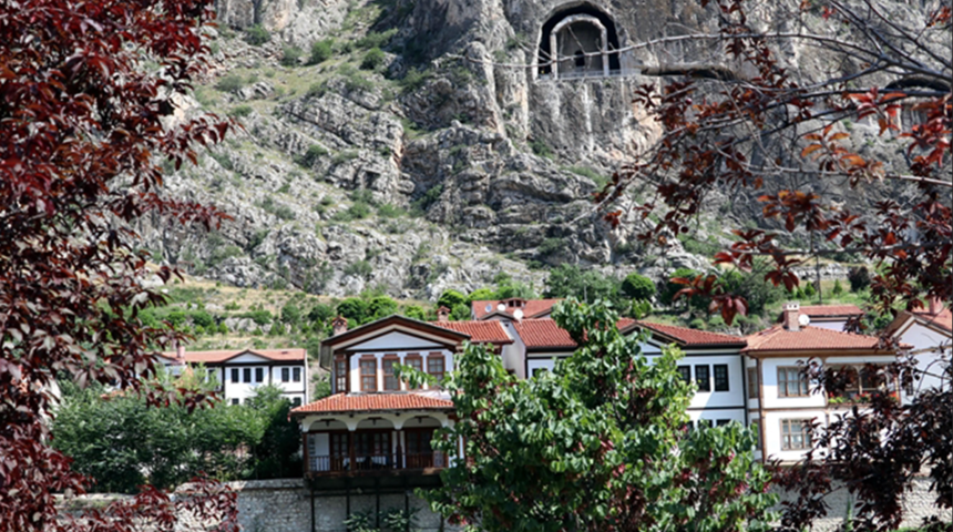 Tarih kokan otantik sokaklarıyla ‘Şehzadeler Şehri’ ziyaretçilerini bekliyor