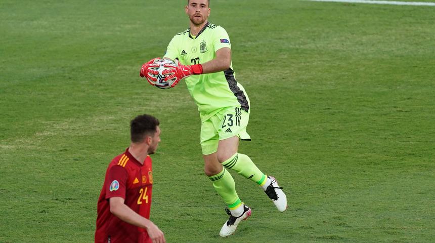 İspanya kalecisi Unai Simon'dan büyük hata!