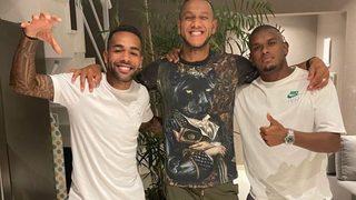 Beşiktaş'ın gündemindeki Alex Teixeira'dan 'Kartal' pozu