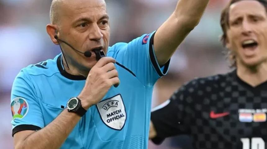 Cüneyt Çakır'ın yönettiği maçta inanılmaz hatalar! Hırvatistan-İspanya maçı tarihe geçti