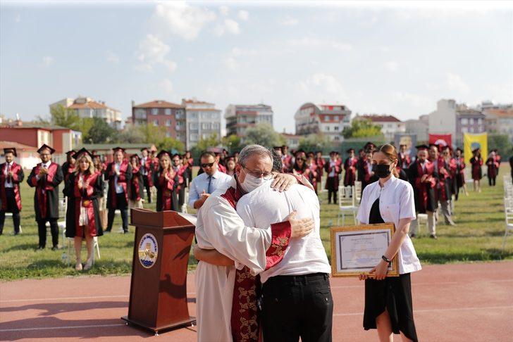 Tıp doktoru TÜ Rektörü Tabakoğlu'ndan yeni mezun hekim adaylarına "Güler yüzlü ve tatlı dilli olun" tavsiyesi: G3