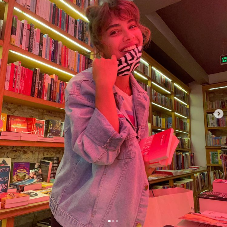 Biran Damla Yılmaz yeni yaşına kırmızı bikiniyle girdi G2