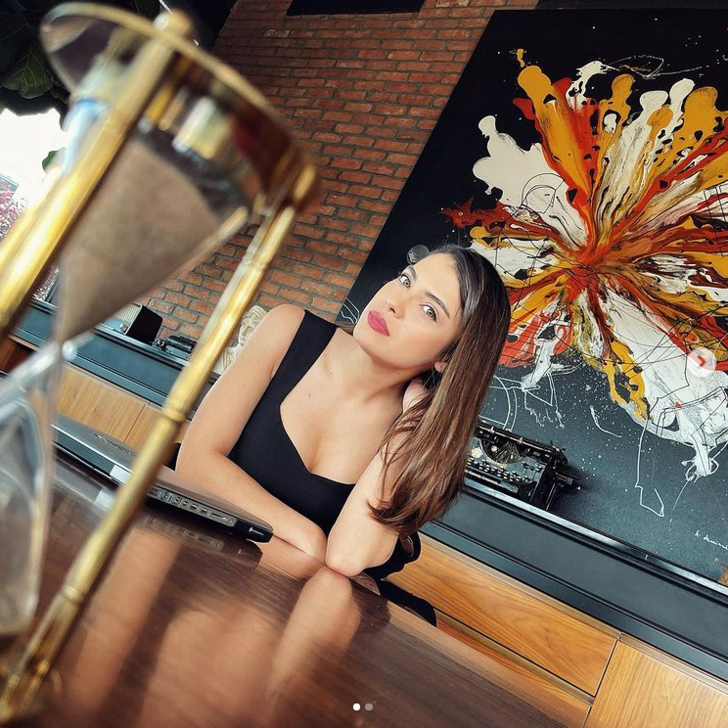 Biran Damla Yılmaz yeni yaşına kırmızı bikiniyle girdi G5