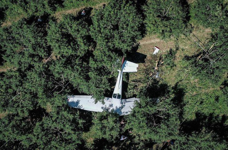 Bursa'da eğitim uçağı meyve bahçesine acil iniş yaptı G3