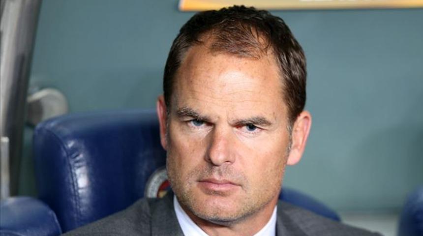 Hollanda'da Frank de Boer ile yollar ayrıldı