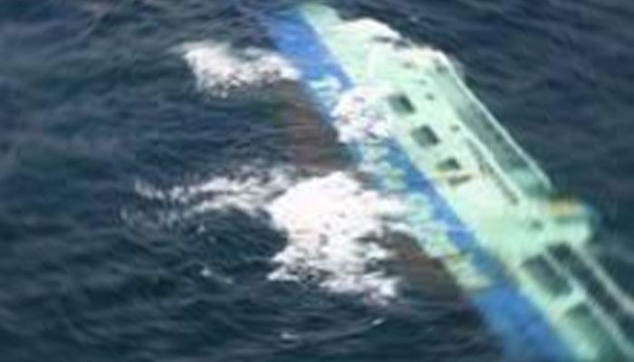 Endonezya’da yolcu gemisi battı: 6 ölü