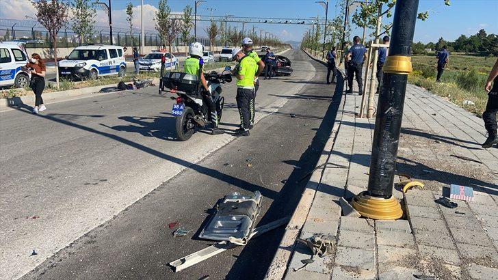 Sivas'ta mezuniyet fotoğrafı çekiminden dönen liseliler kaza yaptı: 1 ölü, 4 yaralı G5