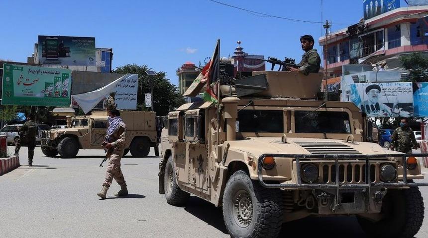 ABD'li general &ccedil;ekilmeden sonra Afganistan'da i&ccedil; savaş uyarısı yaptı
