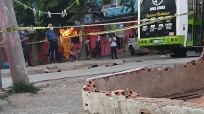 Kocaeli'de acı olay! 3 yaşındaki çocuk halk otobüsünün altında can verdi