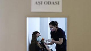 Tehlike yayılıyor! BioNTech ve Sinovac aşısı Delta varyantına karşı koruyucu mu?