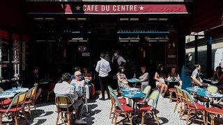 Kısıtlamalar kalkıyor! Fransa bugünden itibaren eski hayatına dönüyor