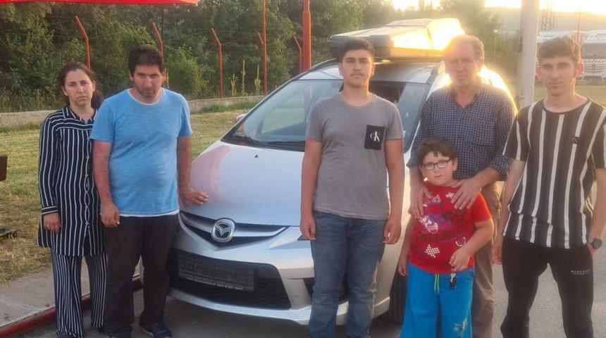 Ehliyetini Almanya'da unuttu, Bulgaristan'da mahsur kaldılar