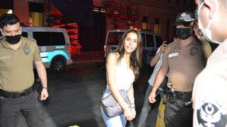 5'i polis 9 kişiyi yaraladılar! Ünlü oyuncu Ayşegül Çınar polise kafa atıp Sedat Peker'le tehdit etmiş