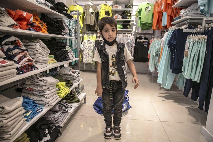 Hatay'da Suriyeli yetimlere giysi ve ayakkabı yardımı yapıldı G4