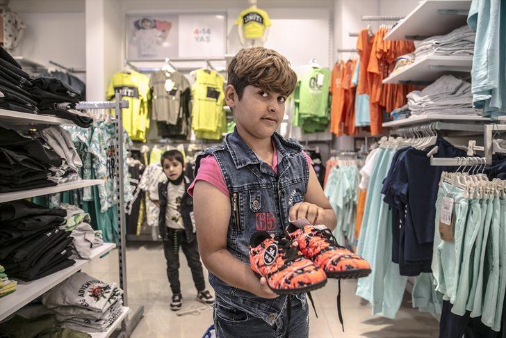 Hatay'da Suriyeli yetimlere giysi ve ayakkabı yardımı yapıldı G5