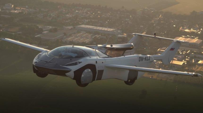 U&ccedil;an otomobil AirCar'dan iki havalimanı arasında test u&ccedil;uşu: S&uuml;re 35 dakika, maksimum hız 170 kilometre