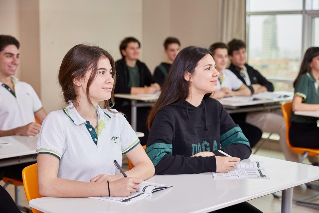 Nitelikli liseler: İstanbul, Ankara ve İzmir nitelikli liselerin y&uuml;zdelik dilimleri