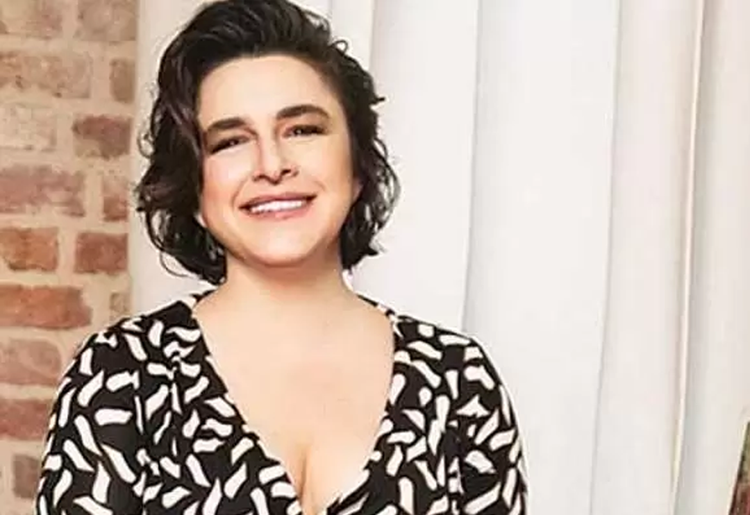 Esra Dermancıoğlu kızı Refia ile şaşırttı! Kızı g&uuml;zelliğiyle b&uuml;y&uuml;ledi