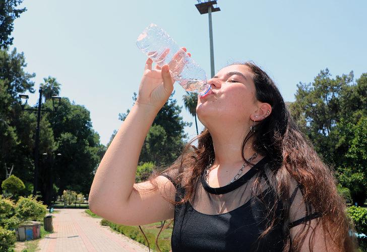 Adana'da termometreler 41 dereceyi gösterdi! Vatandaşlar parklara akın etti G2