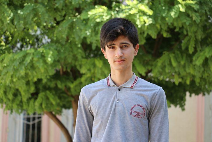 LGS'de 500 tam puan alan Suriyeli Dlyar Safo, Siirt'in gururu oldu G2