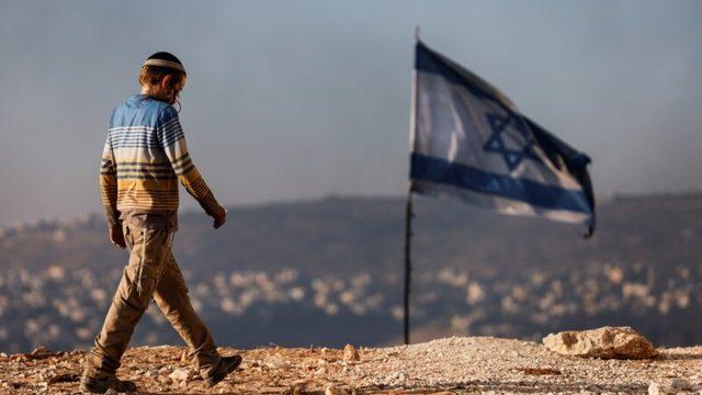 Batı Şeria'daki Tartışmalı Karakol ve Yerleşim Birimi Boşaltılıyor