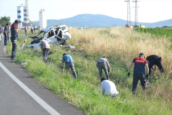 Edirne'de 7 kişinin yaralandığı kazada bir yaralının kopan parmağı tarlada uzun süre arandı G2