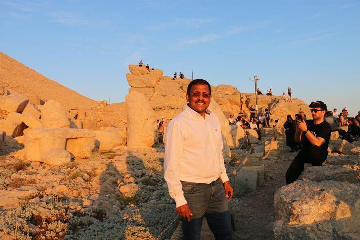 Hindistan'ın Ankara Büyükelçisi Panda, Nemrut Dağı'nda güneşin batışını izledi G1