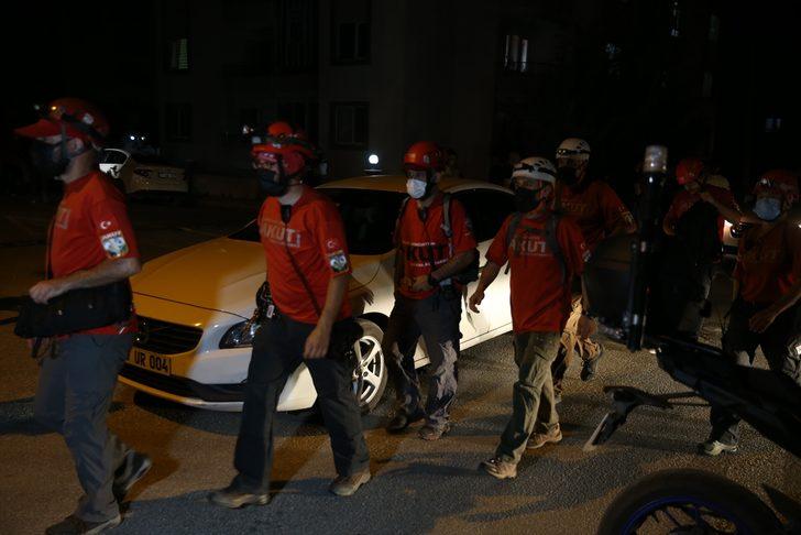 Çanakkale'de kayıp çocuk 6 saat sonra otomobilin içinde uyurken bulundu G3