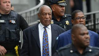 Cinsel saldırıyla suçlanan ünlü komedyen Bill Cosby serbest kaldı