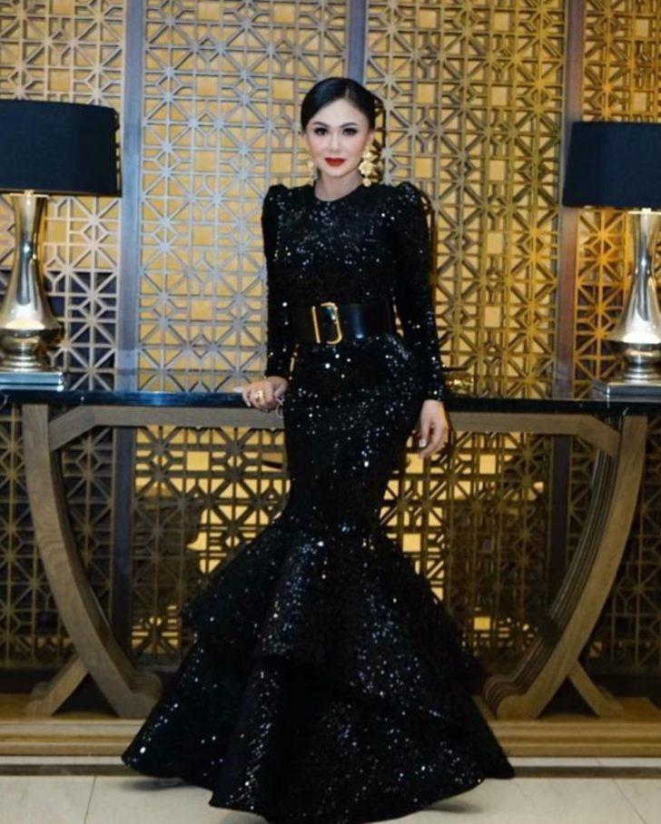 Oğullarıyla cinsel içerikli film izleyen ünlü şarkıcıdan akıllara durgunluk veren açıklama!  G3