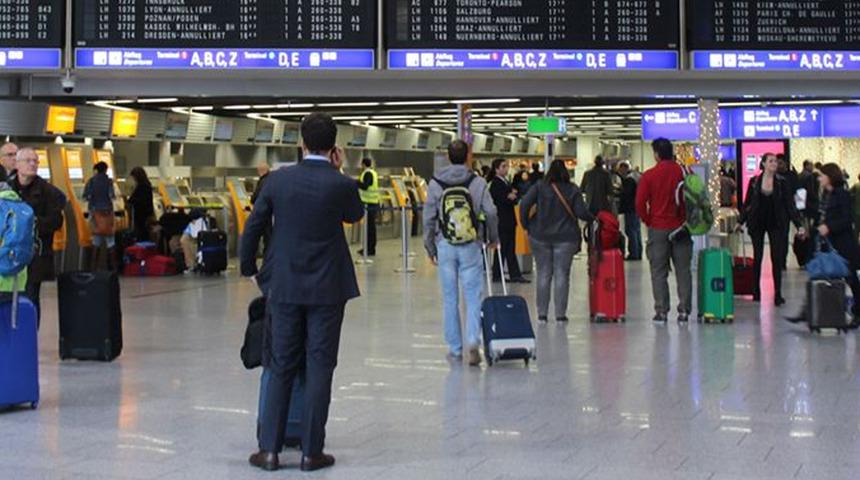 AB'nin koronavirüs aşı sertifikası yürürlüğe girdi