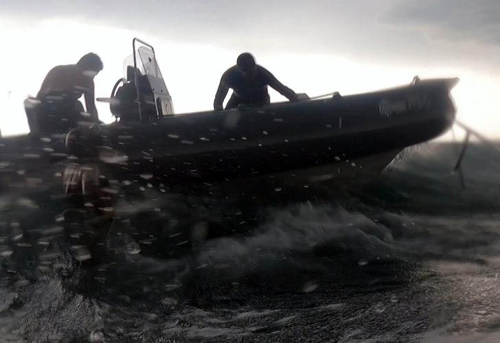 Ölümle burun buruna geldiler! Youtube videosu için denizin ortasında fırtınaya yakalandılar G3