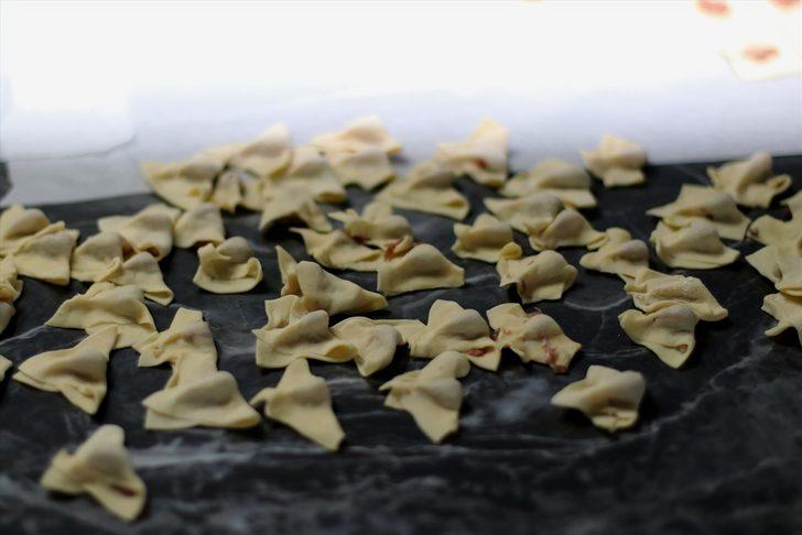 Samsun'un coğrafi işaret tescilli Yakakent mantısı, damakları şenlendiriyor G3