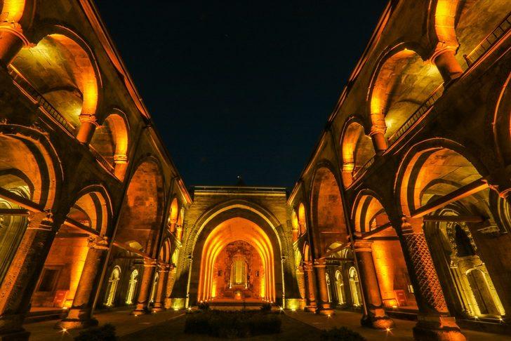Erzurum Çifte Minareli Medrese, Vakıf Eserleri Müzesi olarak kapılarını tekrar açıyor G5