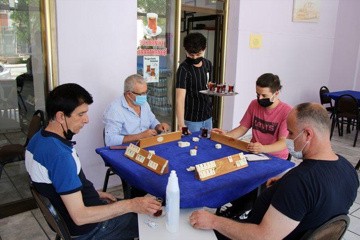 Manisa ve Uşak'ta kahvehane ve kıraathanelerde normalleşme sevinci G2