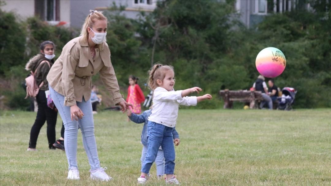 Milyonları ilgilendiriyor! K&uuml;&ccedil;&uuml;k tasarruflarla emeklilikte ikinci gelir fırsatı! 18 yaş altı &ccedil;ocuklar i&ccedil;in de ge&ccedil;erli... 