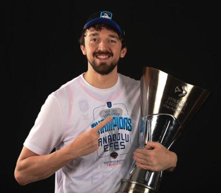 Barcelona ile anlaşma imzalayan Sertaç Şanlı kimdir? İşte Sertaç Şanlı’nın kariyeri… G4