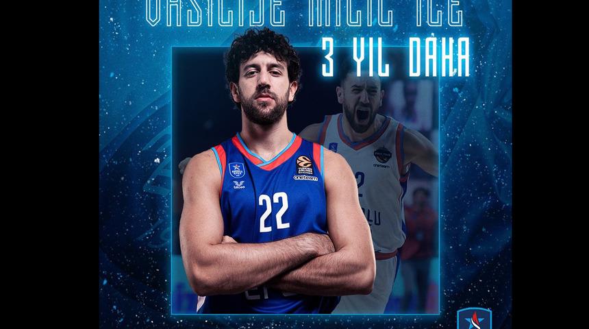 Anadolu Efes, Vasilije Micic'in sözleşmesini uzattı