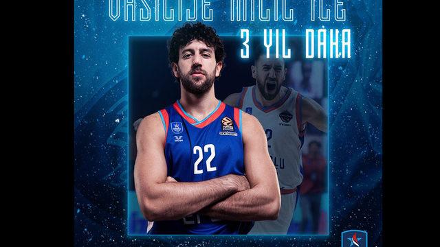 Anadolu Efes, Vasilije Micic'in sözleşmesini uzattı