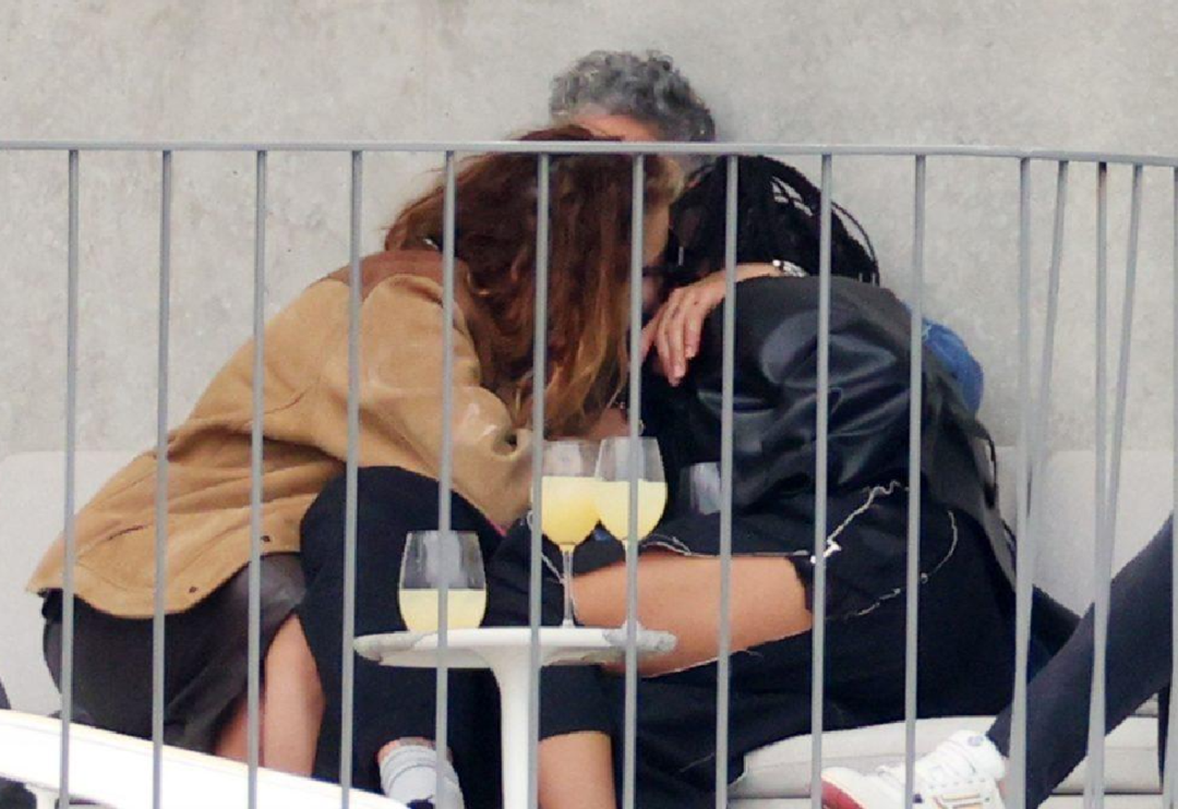 &Uuml;&ccedil;l&uuml; ilişki g&ouml;r&uuml;nt&uuml;leri olay yaratmıştı! Taika Waiti ilk kez konuştu: Ne gibi bir sorun var?