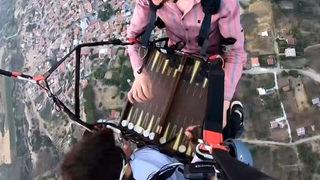 Manisa'da renkli görüntüler! Yüzlerce metre yükseklikte tavla oynadılar