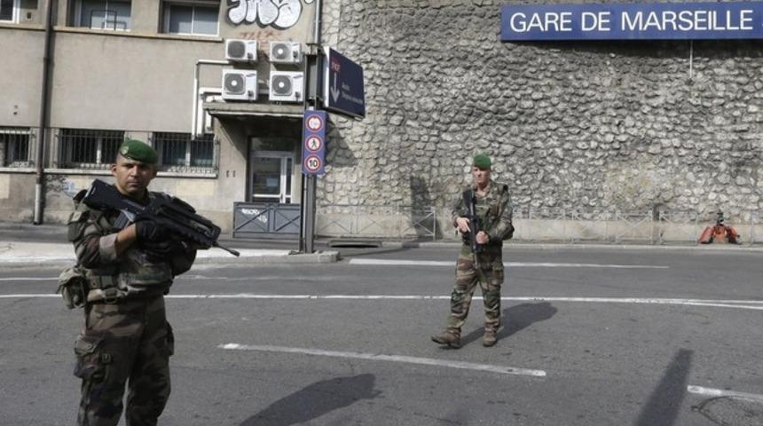 Marsilya'daki bı&ccedil;aklı saldırının failinin 29 yaşındaki Tunuslu Ahmed Hanachi olduğu tespit edildi