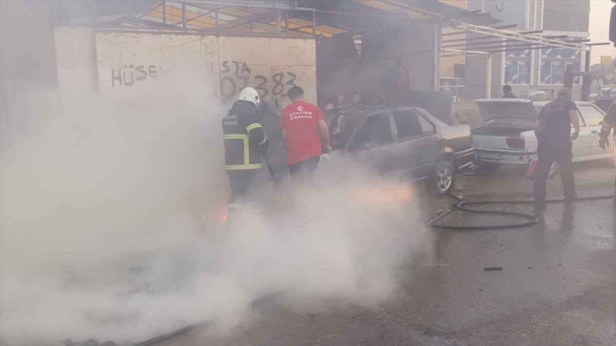 Kocaeli'de kaynak yapılırken alev alan otomobil kullanılamaz hale geldi