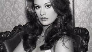 Gülşen Bubikoğlu üst üste paylaştı! Yıllara meydan okuyor