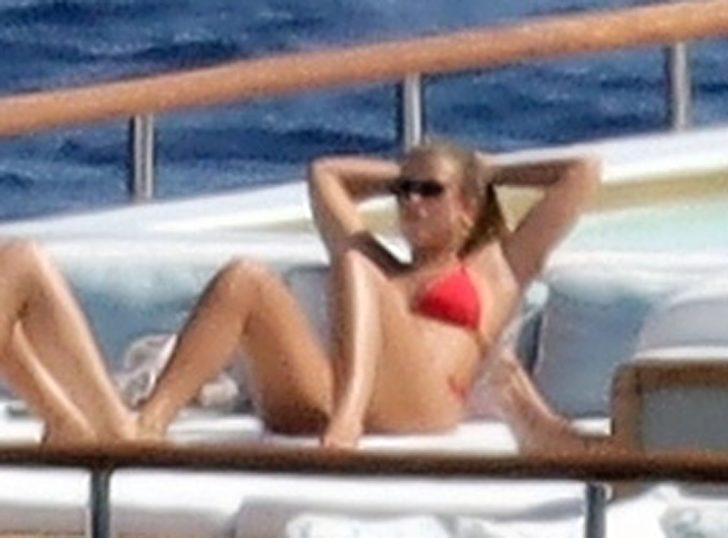 Sofia Richie saray gibi yatla adaları geziyor G1