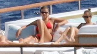 Sofia Richie saray gibi yatla adaları geziyor