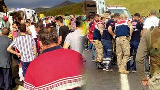 Öğretmenlerin de içinde bulunduğu midibüs kaza yaptı! Ölü ve yaralılar var