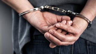 Türk parasıyla burnunu silen turist gözaltına alındı