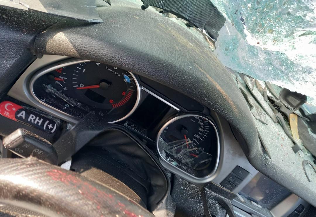 Hız kadranı 280'de takılı kaldı! Feci kazada 1 &ouml;l&uuml;, 1 yaralı